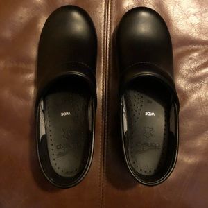 Dansko - black leather size 38W